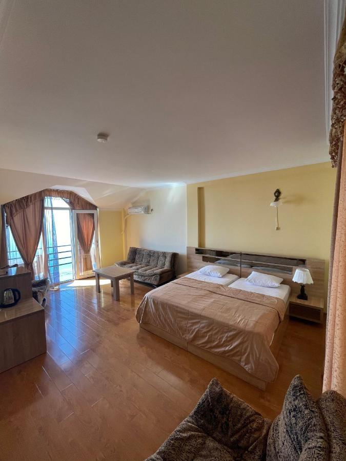 Hotel Lazuri In Kvariati Eksteriør billede