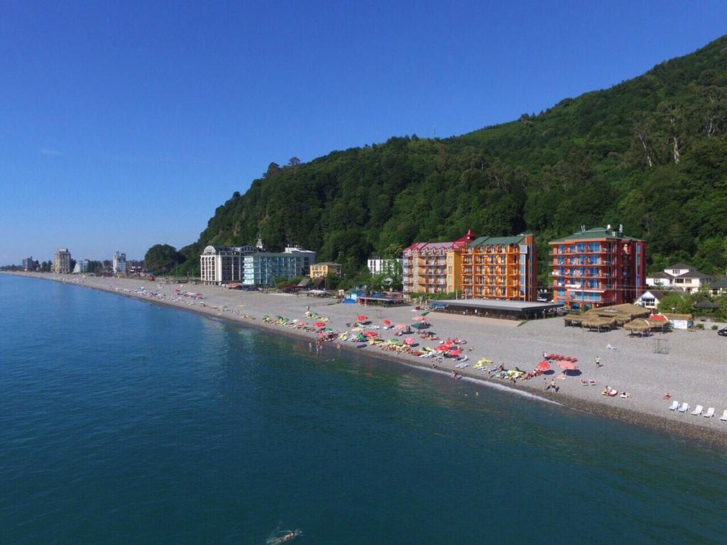 Hotel Lazuri In Kvariati Eksteriør billede
