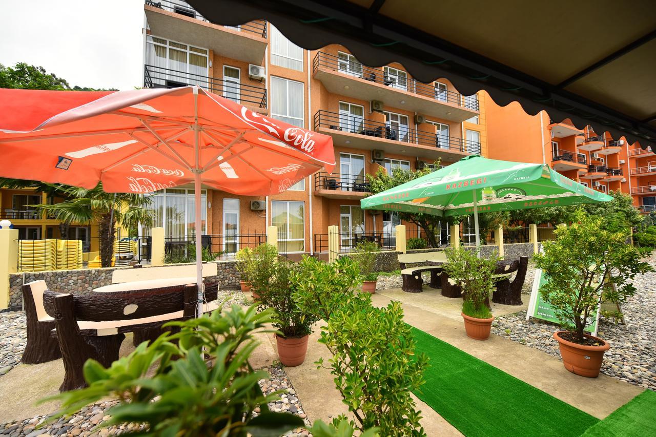 Hotel Lazuri In Kvariati Eksteriør billede